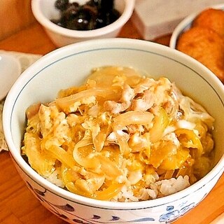 懐かしい母の味♪炒めて作るトロ玉つゆだく親子丼